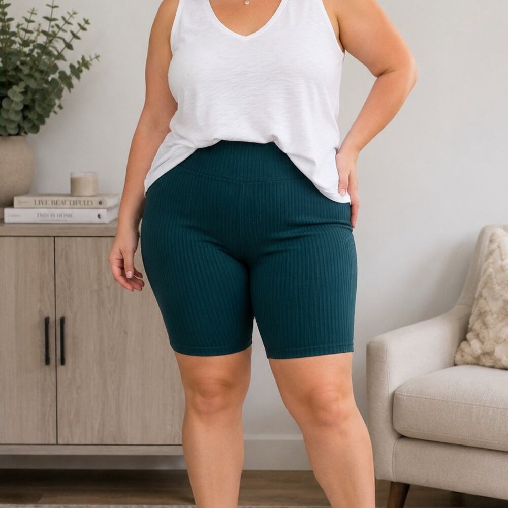 NWT Torrid Rib Knit Green 11'' Signature Waist Bike Short Plus Size: 2X (18/20)